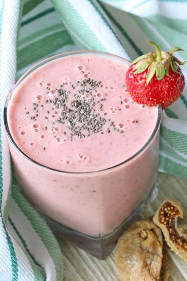 Creamy Strawberry Smoothie Without Milk(naturally sweetened!)