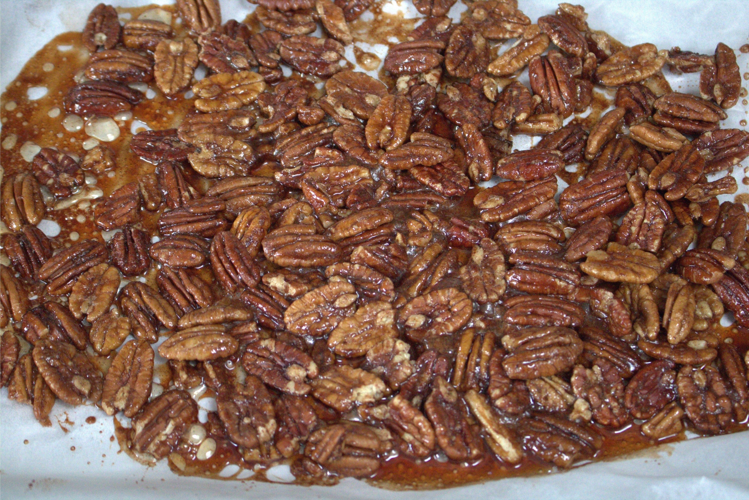 Easy Candied Pecans With Maple Syrup (4 Ingredients, GlutenFree, Vegan)