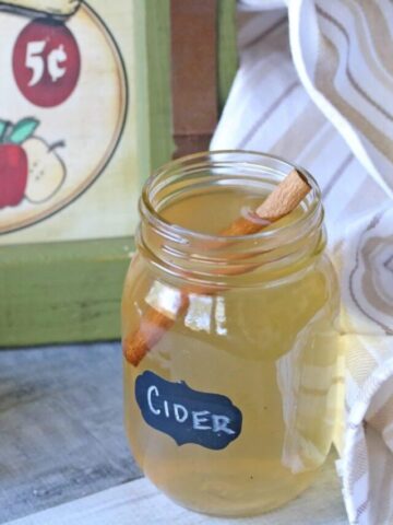 Homemade, healthy, spiced apple cider, orange, cinnamon, drink, beverage, clean eating, no processed sugar, naturally sweetened,