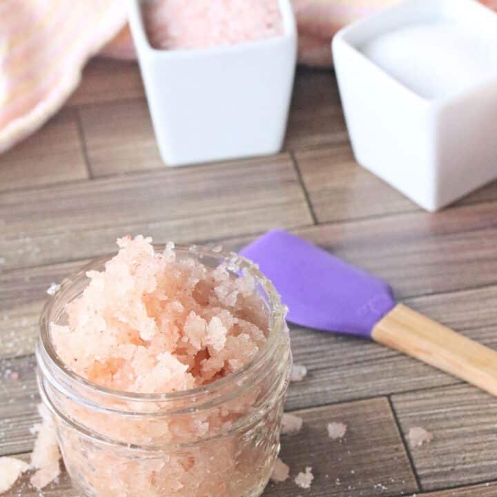 DIY Honey Sugar Lip Scrub With Vanilla