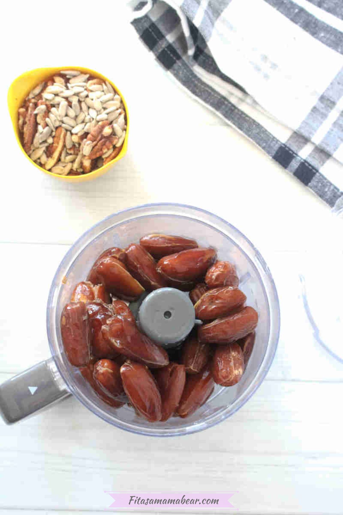 Soaked dates in a mini food processor.