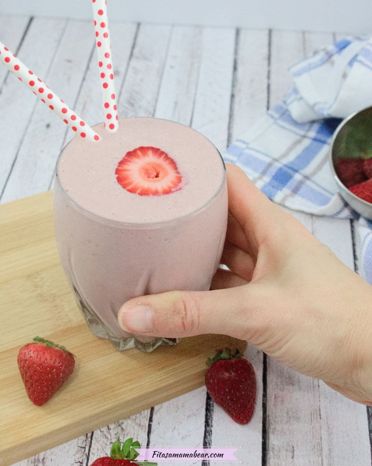 High Protein Strawberry Shake (DairyFree, 28g Protein)