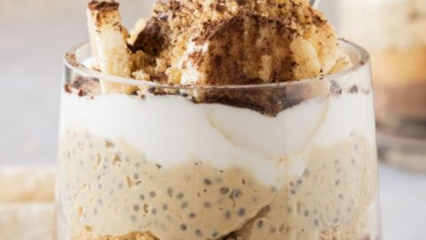 Chia-seed-yogurt-parfait-